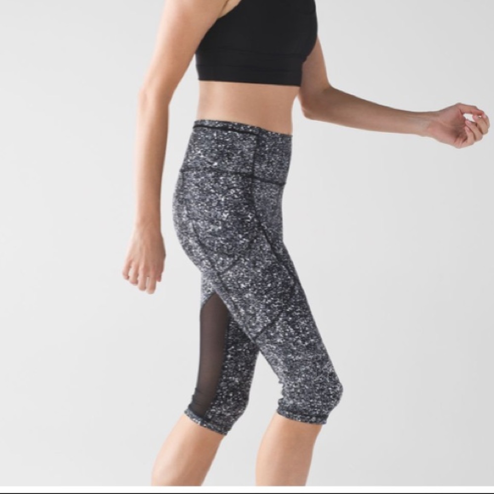 lululemon Outrun 17” Crop